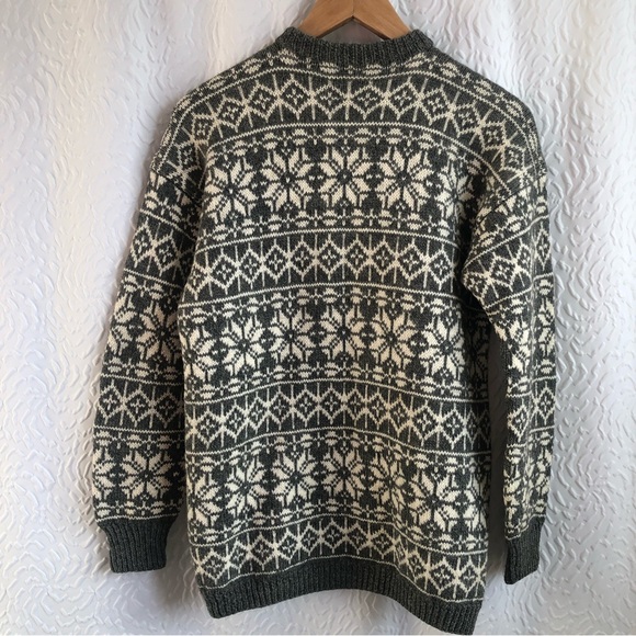 Handmade Handknit Fair Isle Winter Snowflake Wool Knit Button Up Sweater - Picture 2 of 10